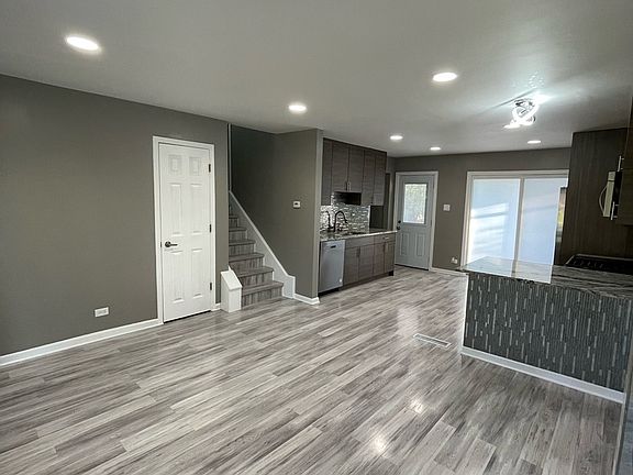 4th image of 2842 223rd St