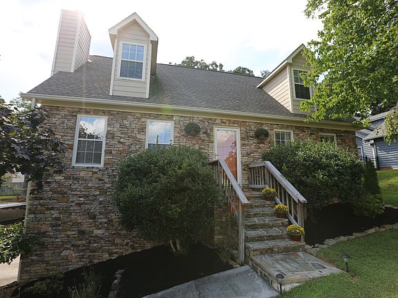 2nd image of 1521 Fox Hollow Trl