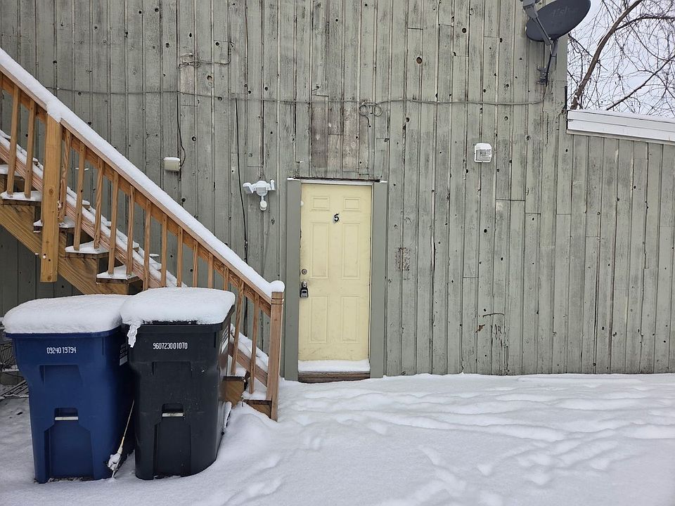 1st image of 801 E Division St APT 5