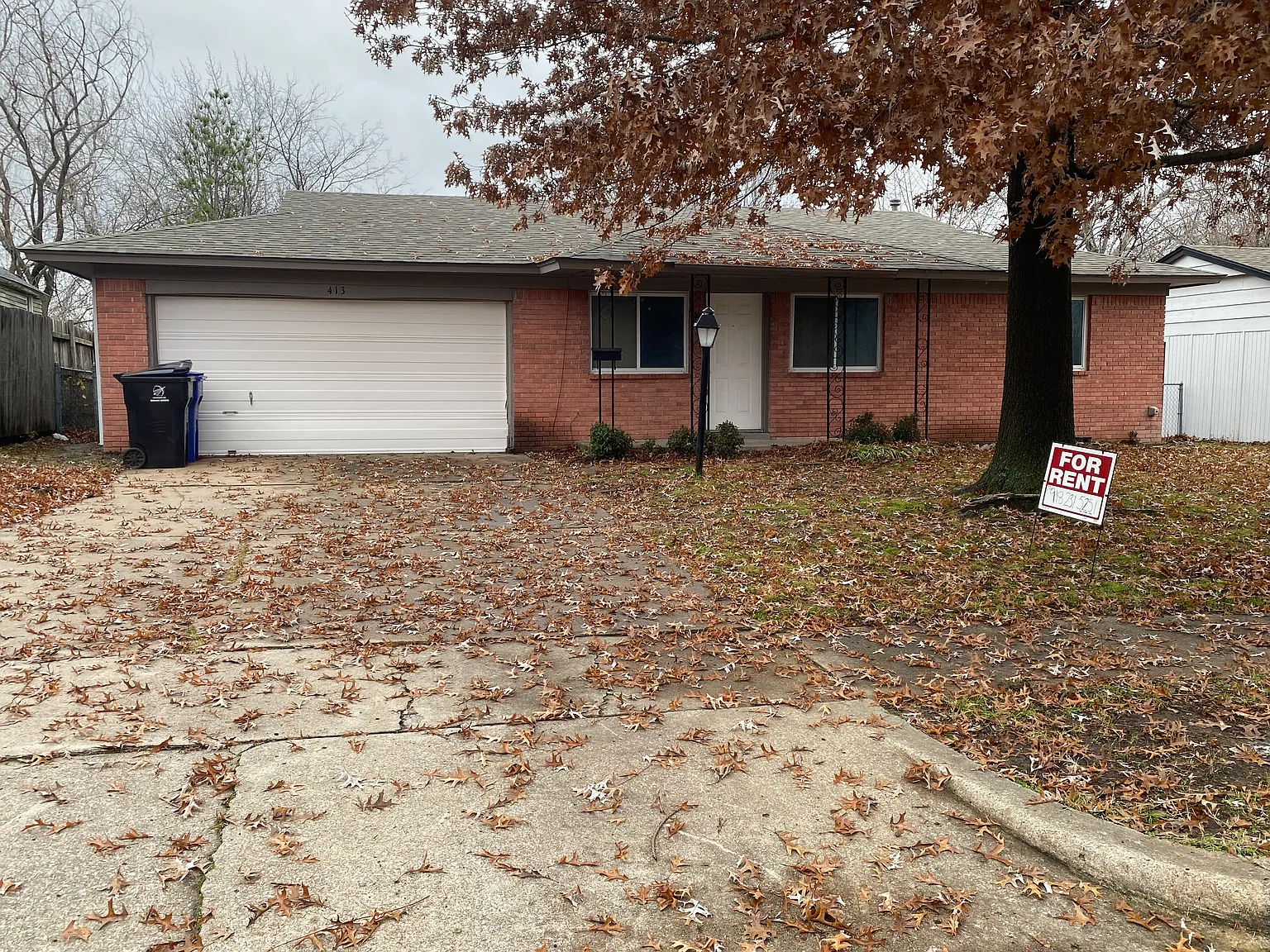 413 S Hickory Ave — Photo 1