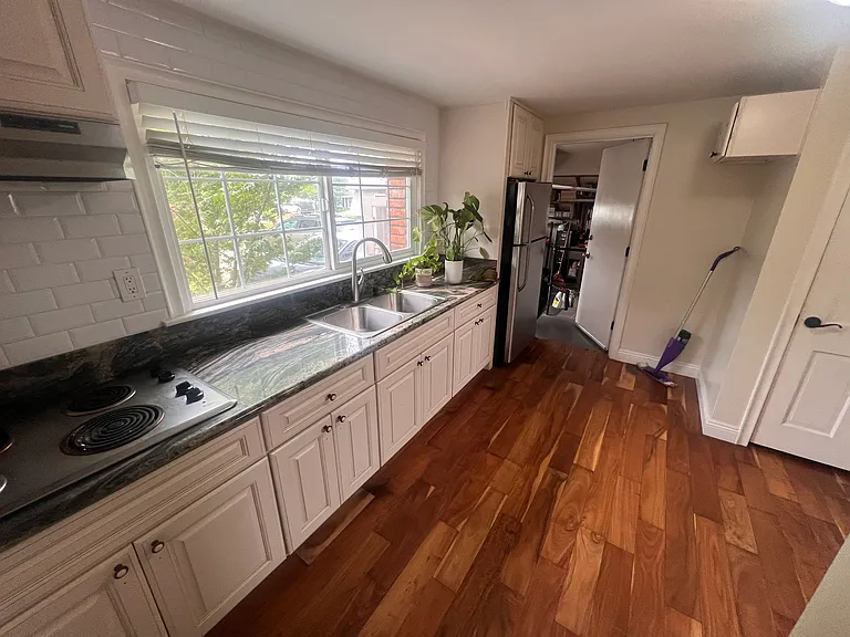 711 E Northridge Ave — Photo 35