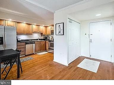 3rd image of 200-10 Lombard St #504