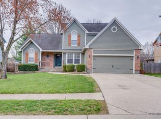 106 NE Lamplighter Ln, Blue Springs, MO 64014