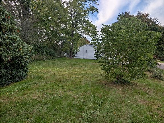 3rd image of 105 Nancy St