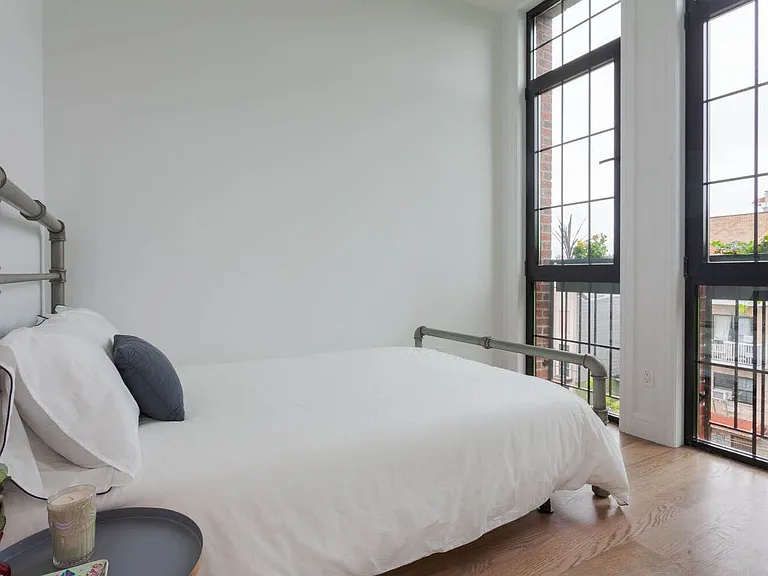 452 Harman St #2F — Photo 9