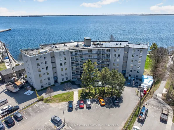 1 Mowat Ave #401, Kingston, ON K7M 1J8