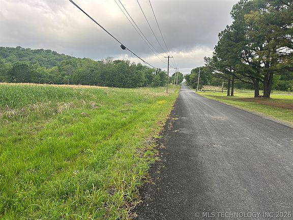 4th image of 3 E Thunder Rd