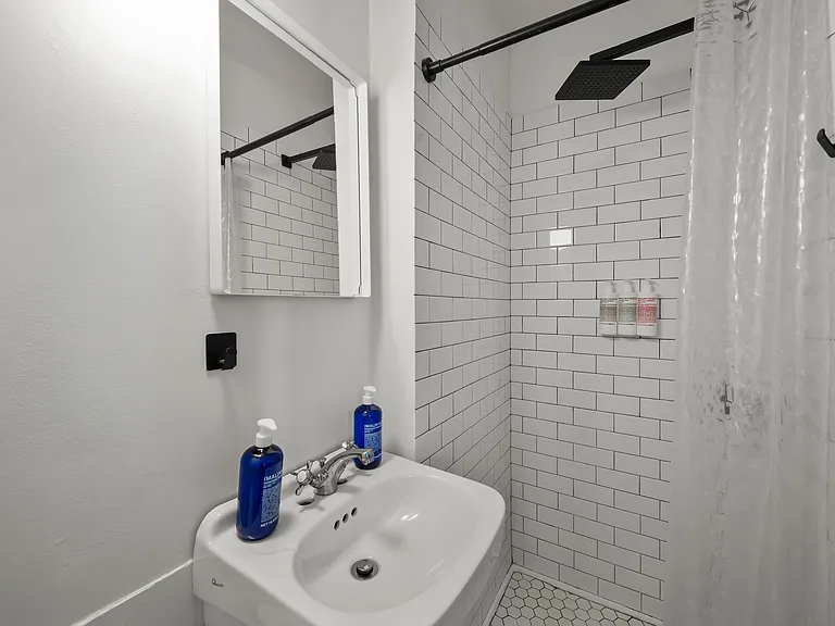 120 Pioneer St #TWHM — Photo 36