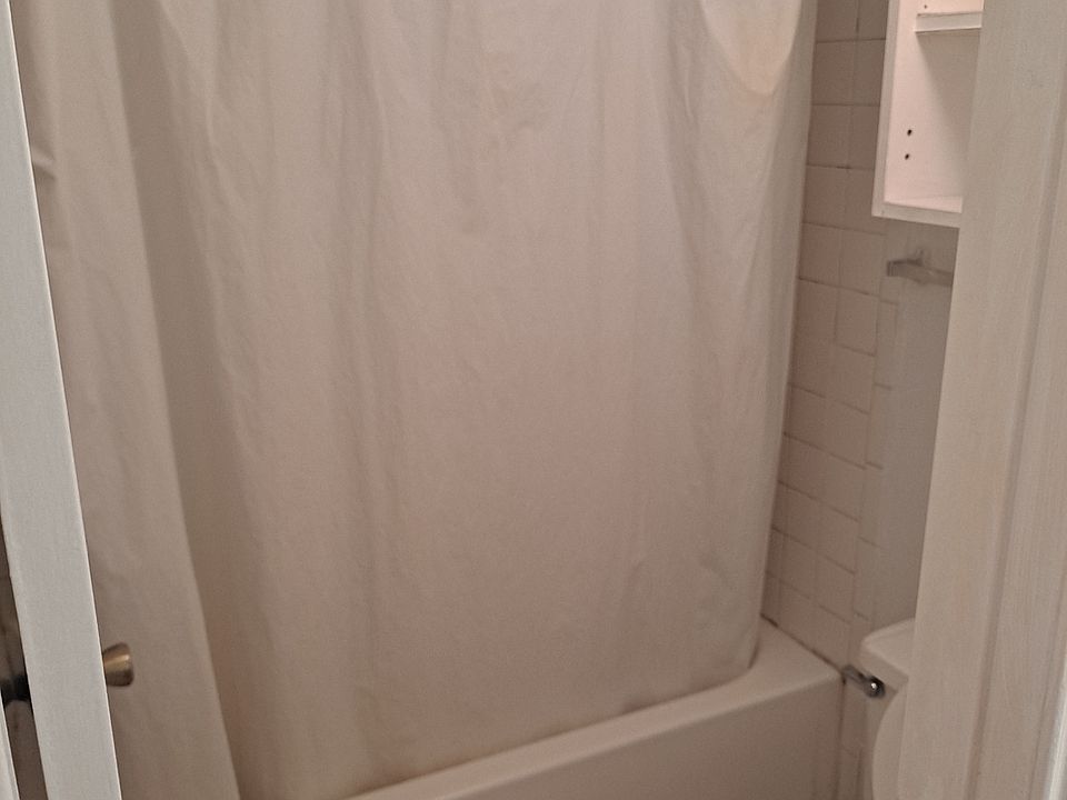 Full bath upstairs