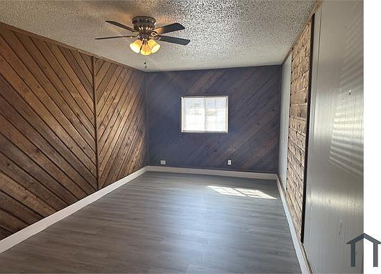 4th image of 325 W Michael Dr