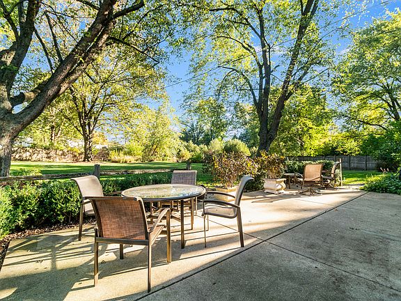 5th image of 724 Kingsway Ct