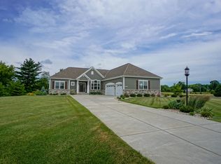 W298N3399 S Imperial Dr, Pewaukee, WI 53072