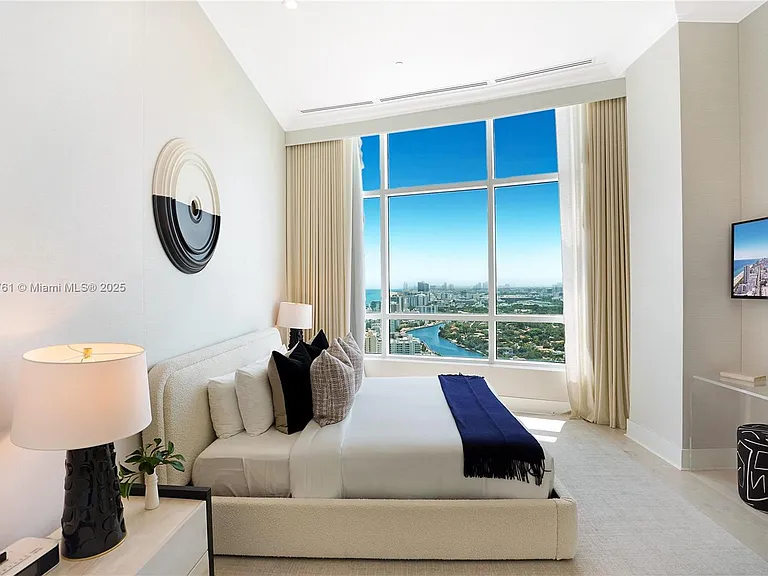 4401 Collins Ave #PH SOUTH — Photo 62