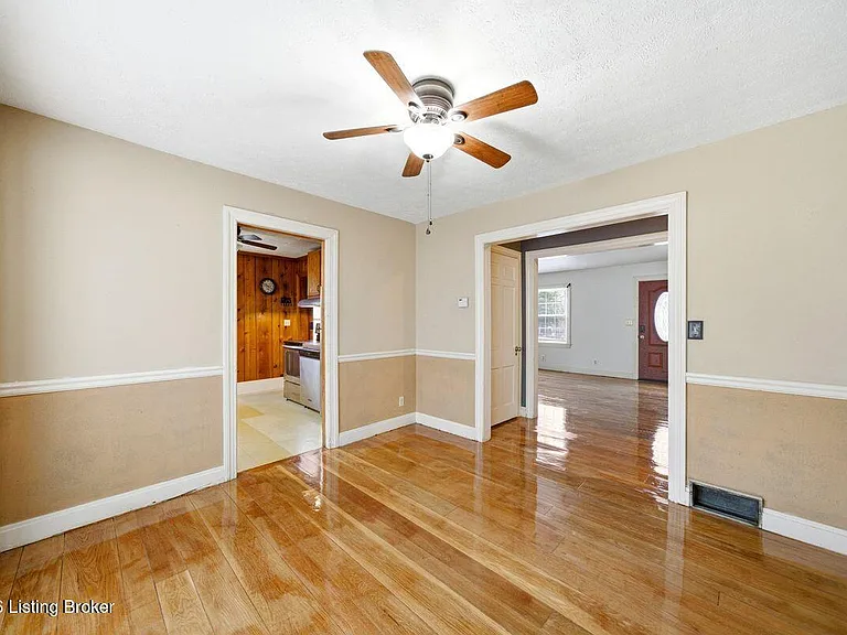 1209 Valley Dr — Photo 9