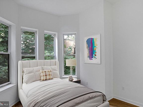 4th image of 405 S 42nd St APT 3A