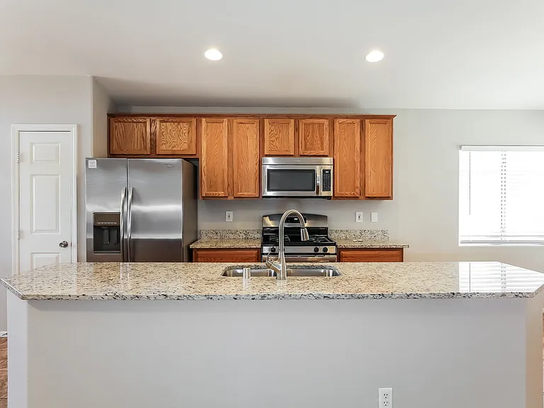 5936 Crestmont Dr — Photo 7