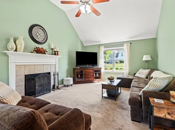 9 Gannett Way, Hopedale, MA 01747