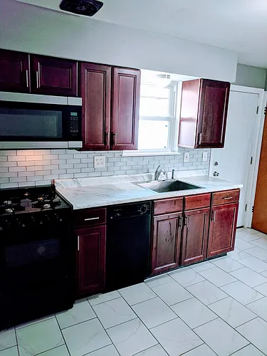 1239 Kraft St Photo 1