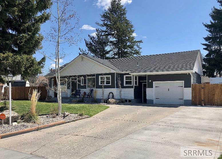 1st image of 275 Chatham Dr