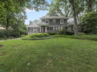 92 Lake Dr, Mountain Lakes, NJ 07046