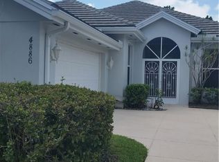 4886 SE Heartleaf Ter, Hobe Sound, FL 33455