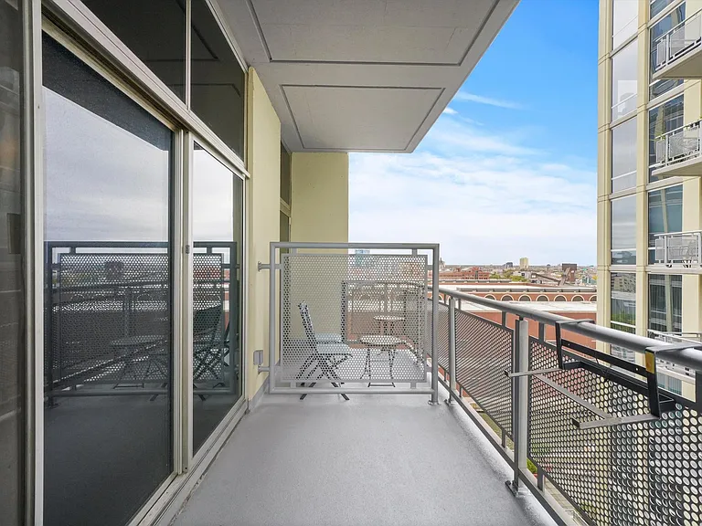 700 N Larrabee St #1004 — Photo 12
