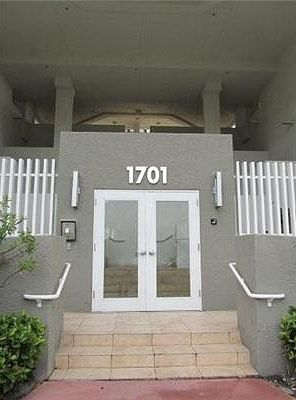 5th image of 1701 Sunset Harbour Dr #L506