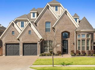 901 Southern Hills Way, Aubrey, TX 76227