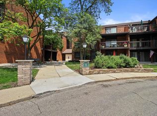 5200 S Tuckaway Blvd UNIT 308, Greenfield, WI 53221