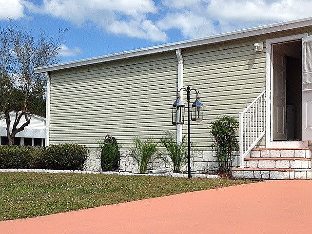 1st image of 610 Papaya Cir