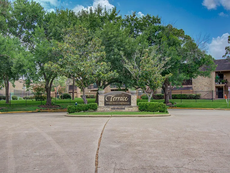 10555 Turtlewood Ct #2802 — Photo 30