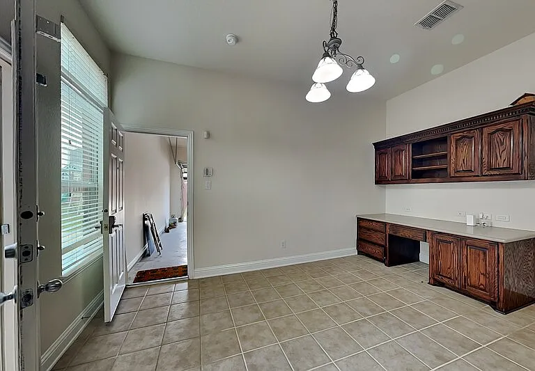 3404 Pilgrim Dr — Photo 4