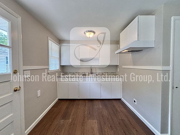 2nd image of 1957 Kensington Dr