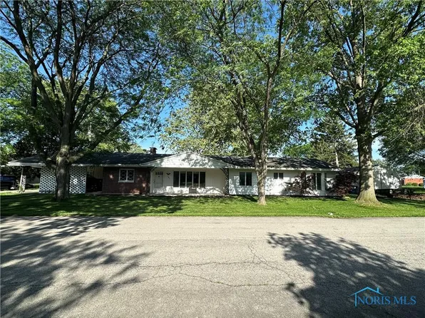 101 Maplewood Dr, Pandora, OH 45877