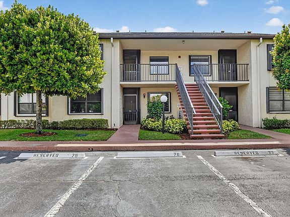 4th image of 7855 Willow Spring Drive #725