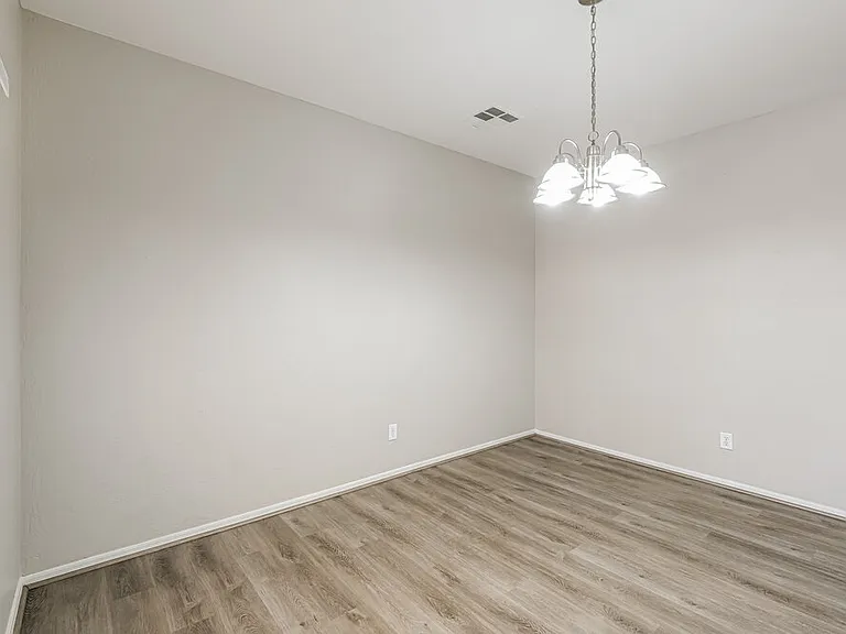 15028 W Statler St — Photo 7