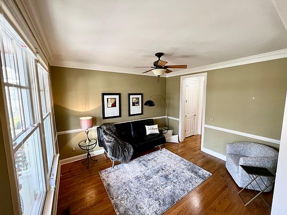 4th image of 1218 Jewell Ave