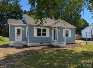 802 3rd St SE, Conover, NC 28613