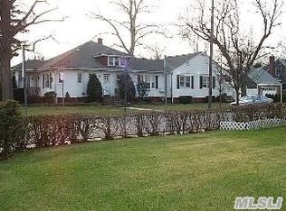 2492 Oceanside Rd, Oceanside, NY 11572