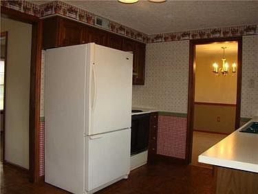 5th image of 9 Saxony Dr