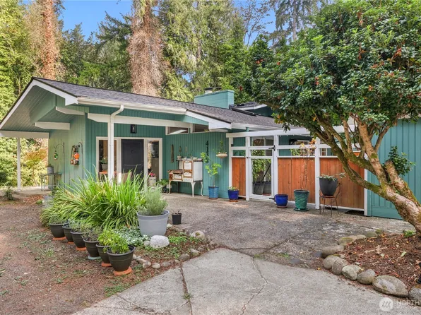 4138 Cooper Point Road NW, Olympia, WA 98502