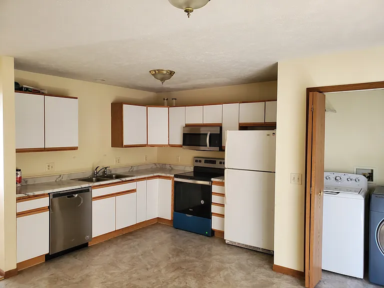 237 Crossing Dr — Photo 4