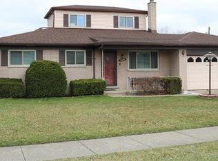 13691 Grey Ave, Warren, MI 48089