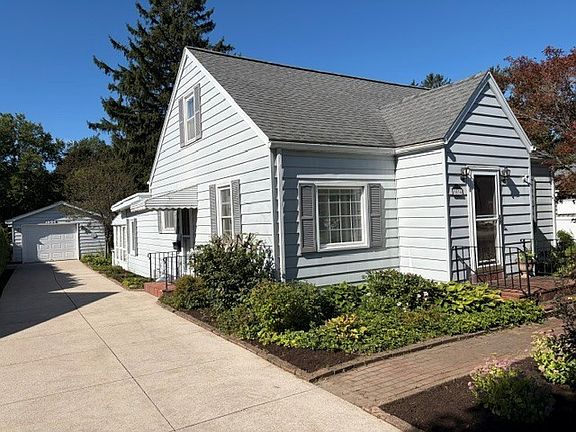 2nd image of 1034 Ford Ave