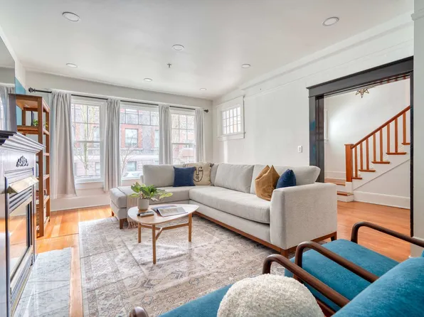 18 NW 22nd Pl, Portland, OR