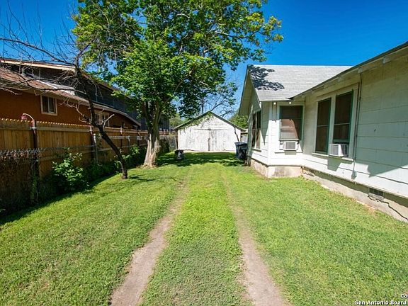 3rd image of 2211 N CALAVERAS