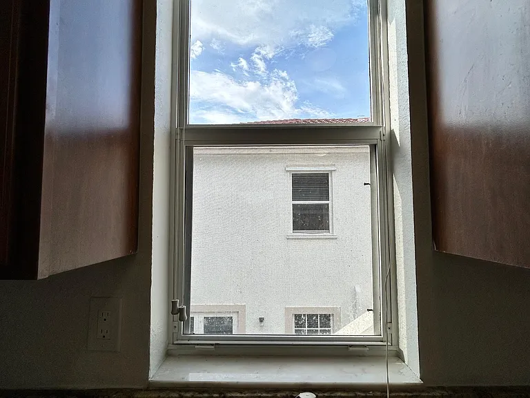 16946 SW 90th Ter — Photo 15