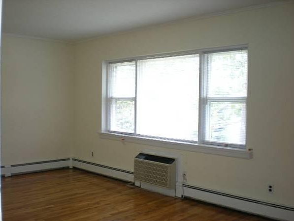 2nd image of 106 Orinoco Dr