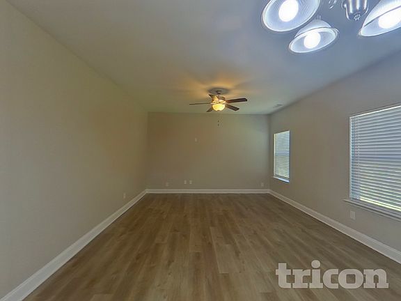 2nd image of 1013 Eldon Ln