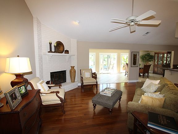 4th image of 5601 Bay Side Dr